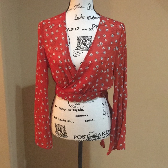 Floral Print Wrap top - Picture 4 of 8